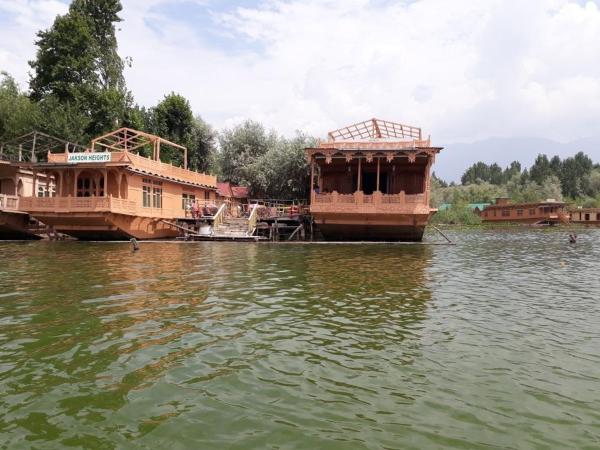 Jackson Heights Houseboats, Забронировать  Сринагар Jammu & Kashmir Ski