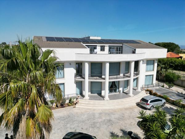 Villa Floyd Charming Rooms B&B, Забронировать Отель «постель и завтрак» Пакино Долина Ното