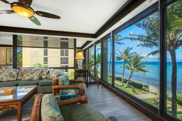 Mahana Villas Oceanfront 6 BR Sleeps 17 Steps to Beach Complimentary Car with 6 Nights MAH ML-1195 by KBM, Забронировать Курортный отель Лахайна West Maui, рядом с Honokowai Beach Park