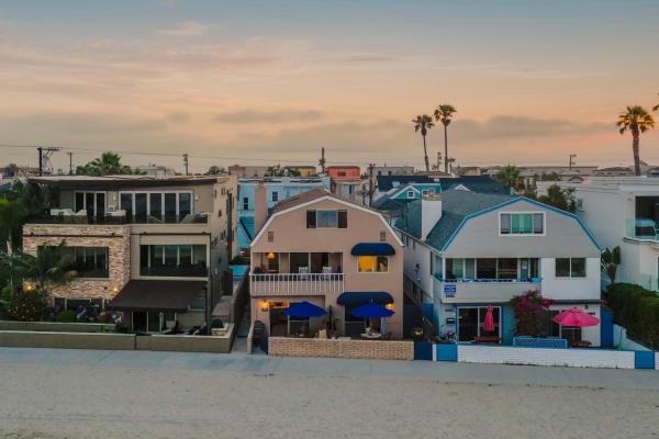 Bay View Buyout B by Avantstay Mission Beach Home on the Sand Sleeps 16