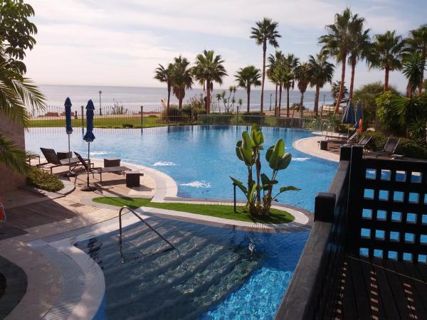 Tranquil Beachfront Apartments Mar Azul Resort, Забронировать  Эстепона Коста-дель-Соль