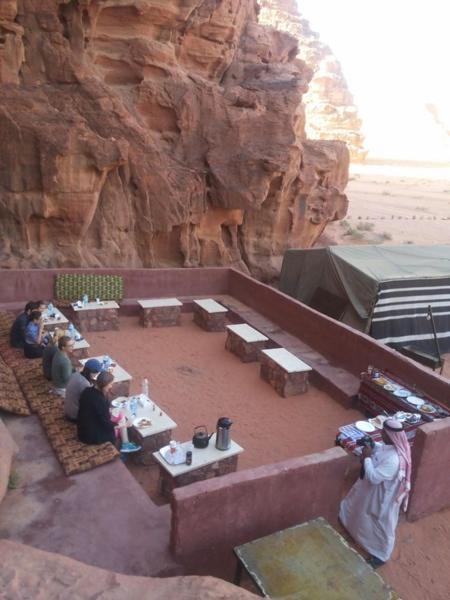 Wadi Rum Lawrence Camp, Забронировать  Отели мухафаза Акабы с парковкой, Парковка