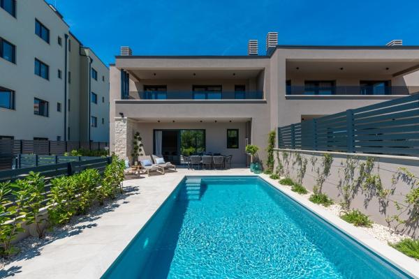 Villa Nea with private pool and BBQ, Забронировать  Вабрига Poreč Riviera