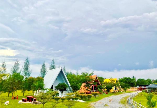 Mountain Deer Resort & Camping, Забронировать  Бан Мунг Phitsanuloke Province