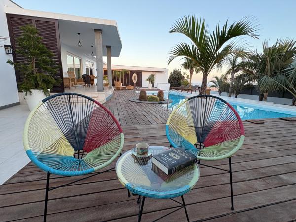 Villa Claus, Забронировать  Отели Лансароте с парковкой, Парковка