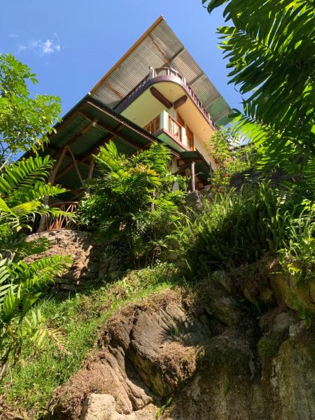 Hostal Xeabaj La Cascada, Забронировать  Цунуна Солола