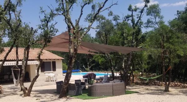 Villa avec piscine sur terrain clôt, Забронировать  Межан-ле-Клап Gard