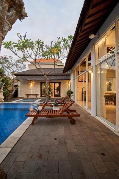 Villa Umasari Keramas 3 Bedrooms, Забронировать  Керамас Гианьяр