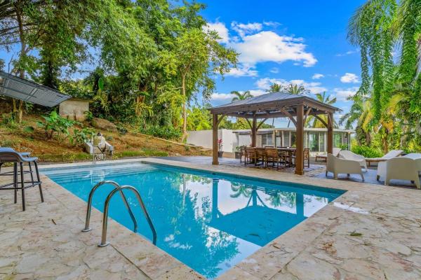 Unique Rainforest Villa, Pool Modern Comforts, Забронировать  Рио-Гранде Пуэрто-Рико