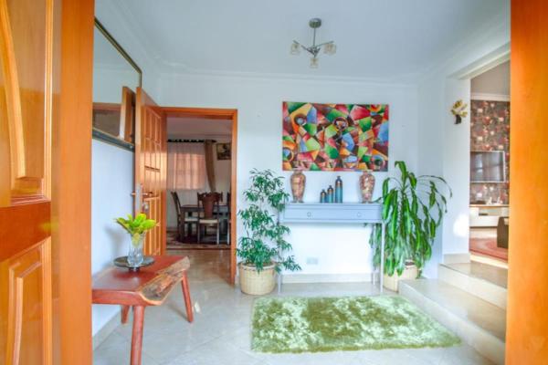 Tara Villa - Elegant 4-Bedroom Home in Buziga - Kampala, Забронировать  Кампала Уганда
