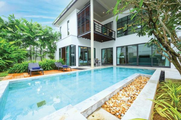 New Luxury Pool Villa Bangtao Phuket, Забронировать  Бан Пак Лак Пхукет