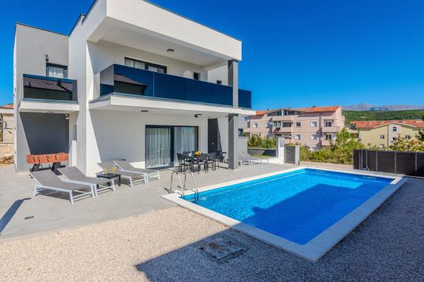 Villa Dalmatia, new modern villa with swimming pool near Zadar, Забронировать  Поседарье Задарская жупания