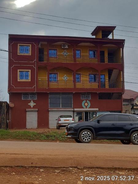 Euro Modern Studios Nkoabang-Yaounde, Забронировать  Отели Mfoundi с парковкой, Парковка