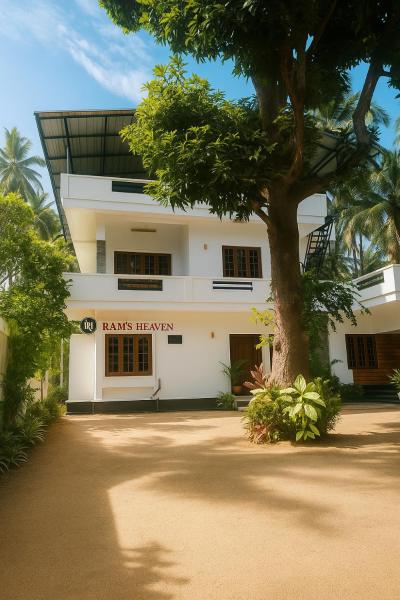 Rams Heaven Homestay Guruvayur, Забронировать  Отели штата Махараштры с парковкой, Парковка