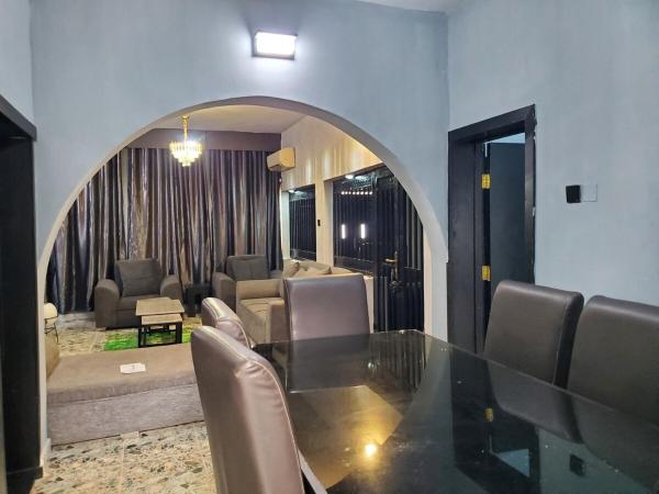 Villa 29, Забронировать  Отели Энугу с парковкой, Парковка