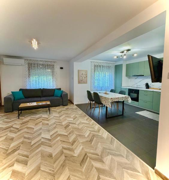 Apartament Draganovi 8B, Забронировать  Отели Казанлык с парковкой, Парковка