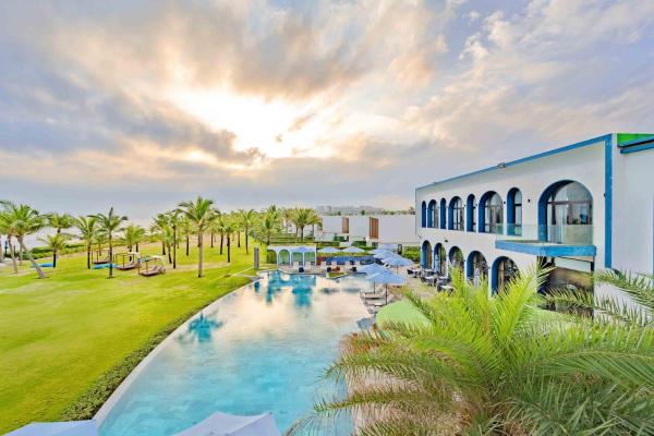 Aqua Vista Hoi An Beachfront Villas, Забронировать  Диенбан Куангнам