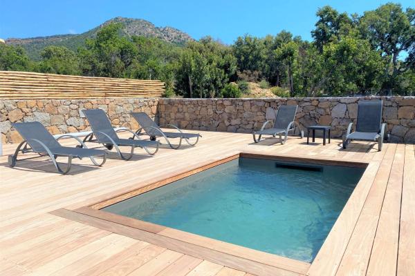 Villa Oliu Di Santa Lucia, Забронировать  Отели South Corsica с парковкой, Парковка