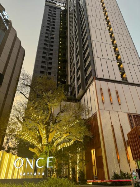 Once芭提雅市中心顶级豪华公寓超美无边泳池, Забронировать  Бангламунг 