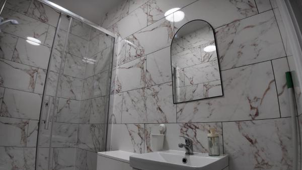 Private, Stylish Studio with Parking in City