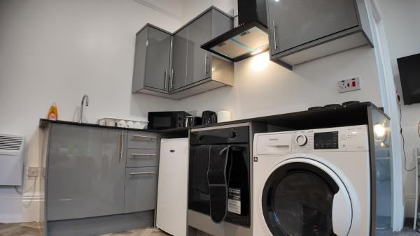 Private, Stylish Studio with Parking in City