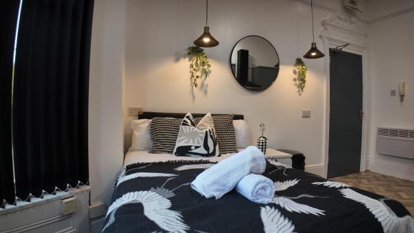 Private, Stylish Studio with Parking in City