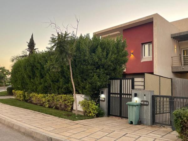 4 Bedrooms Spacious Villa in Madinaty, Забронировать  Madinaty Аль Каира