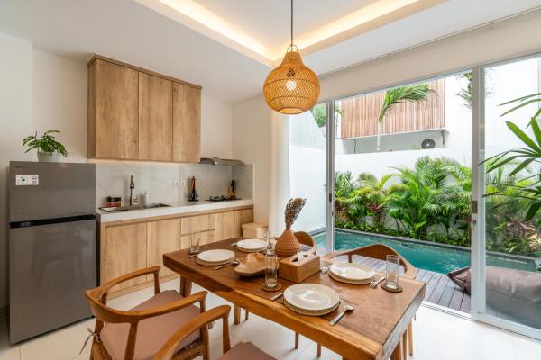 Sunrise Bliss Villa by Bali Bliss Properties, Забронировать  Отели провинции Бали с парковкой, Парковка