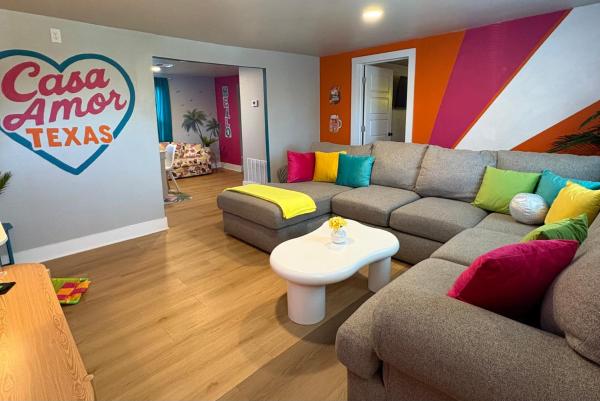 Casa Amor Texas A Vibrant Villa near BS&W with King Bed, Забронировать  Темпл штат Техас, рядом с Neuroscience Institute