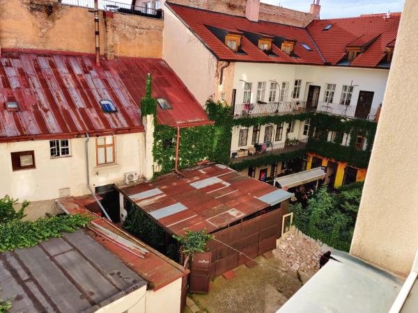 Zizkov Stay - Near City Center