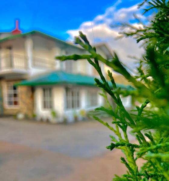JETCO Lake Front Villa - Nuwara Eliya, Забронировать  Отели Округа Галле с парковкой, Парковка