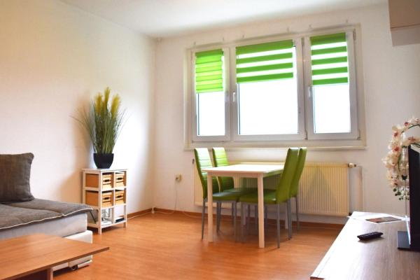 GUWO Gästewohnung Platanenstraße 1, Забронировать  Sprucke Бранденбург