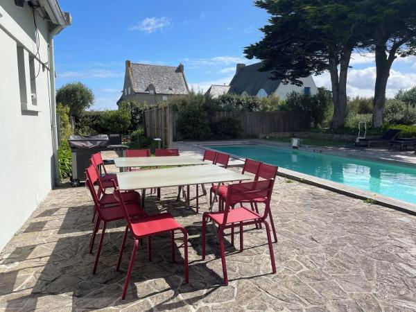 Villa spacieuse avec piscine à Plounéour-Brignogan, Забронировать  Ла-Тер-дю-Пон Бретань