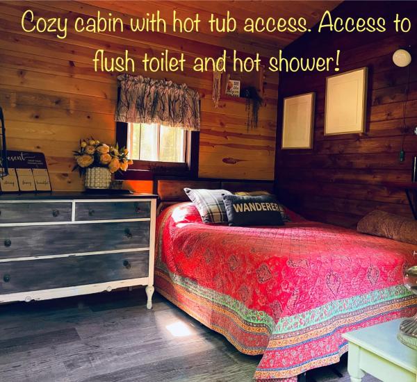 Angies Country Cabins -Off Grid Cabins with shared hot tub access Open year round, Забронировать  Кассадага Штат Нью-Йорк
