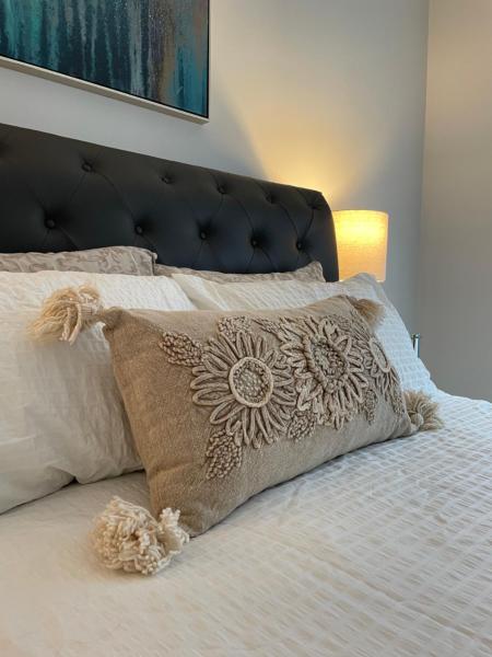 Casa Del Mar-A family Suite in Victoria, Забронировать  Лангфорд 