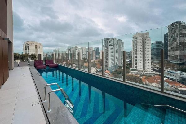 Boutique Studio | Atmos Brooklin, Забронировать  Отели Сан-Паулу с бассейном, Бассейн