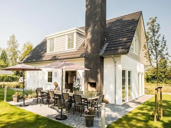 Spacious 10-Person Villa in Quiet Holiday Park nr 722