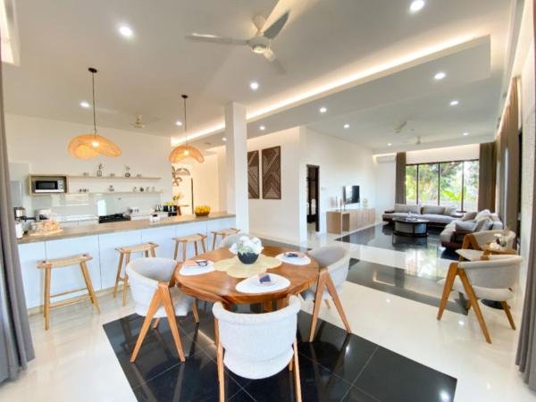 Lovina Seaview Hill Villa, Забронировать  Отели провинции Бали с парковкой, Парковка