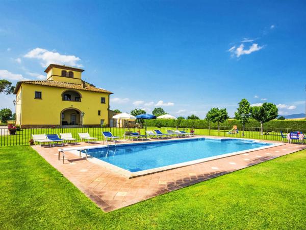 Villa La Salciaia-1 by Interhome, Забронировать  Отели Marciano с бассейном, Бассейн