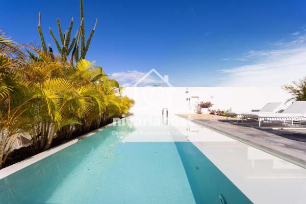 Private Pool & Jacuzzi, Villa Esperanza, Забронировать  Адехе 