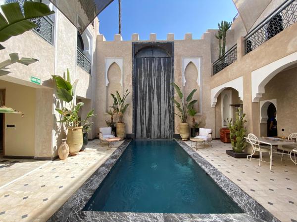 Riad Dar Couscous & SPA, Забронировать  Отели Марракеша с бассейном, рядом с Сад Секрет, Бассейн