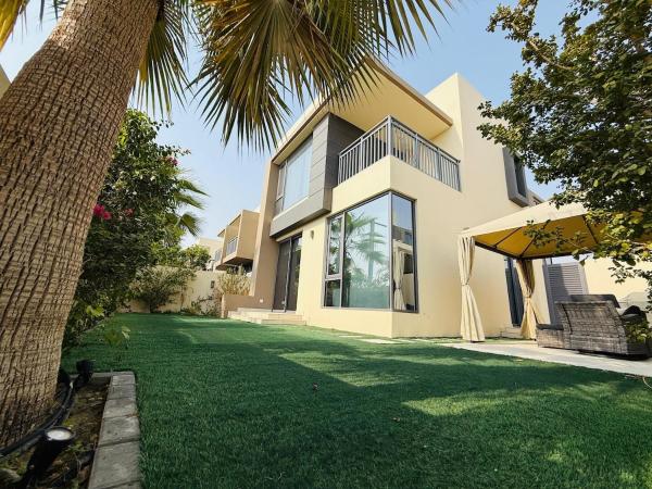 5 bedroom Villa in Maple 2 Dubai Hills Estate, Забронировать  Отели Дубая с парковкой, Парковка