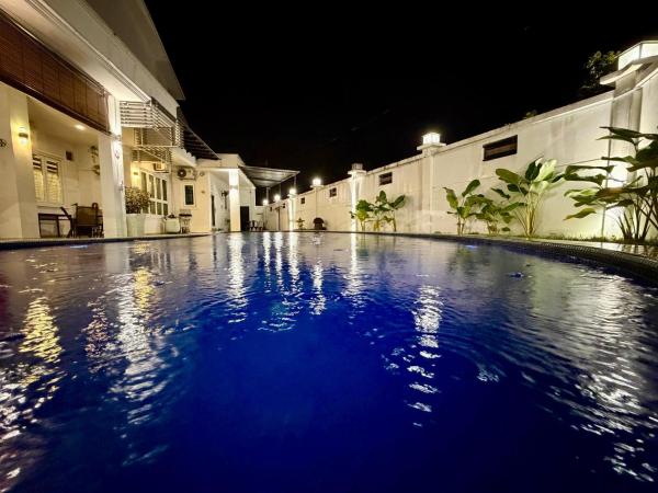 Botani Pool Villa 5R4B 14pax Karaoke BBq, Забронировать  Ипох штат Перак