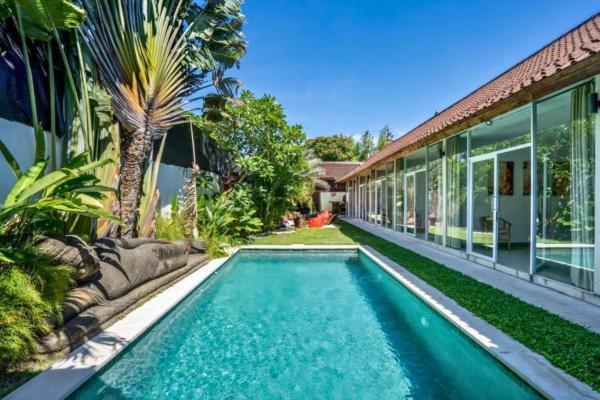 Davion 6 BR Private Pool Villa, Забронировать  Отели провинции Бали с парковкой, Парковка