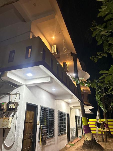 Ramchandra home stay, Забронировать  Отели штата Махараштры с парковкой, Парковка