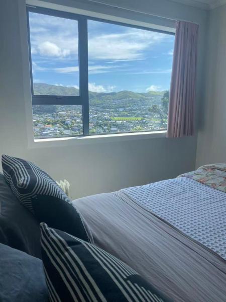 Relaxing rooms with mountain views, close to ferry, Забронировать  Отели Веллингтона с парковкой, Парковка
