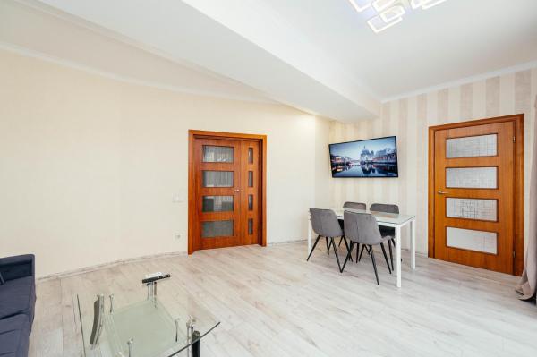 Three-room apartment in the center, Забронировать  Кишинев Молдова
