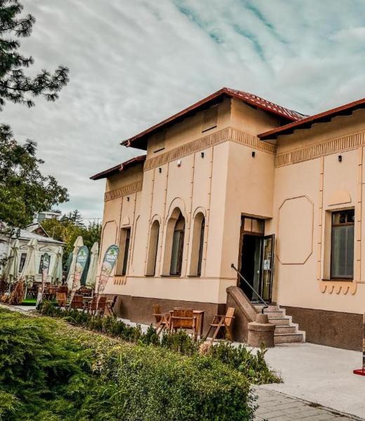 Splendor Bratianu, Забронировать  Отели в центре Питешти, в центре