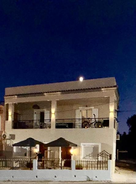 Le Due Terre, Забронировать  Kastellánoi Корфу