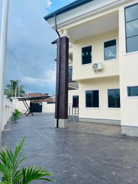 Cosy FC Villa Apartments Alagbaka, Akure, Забронировать Апартаменты/квартира Акуре Ондо